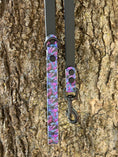 Load image into Gallery viewer, Wild Tropic Leash
